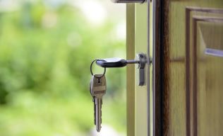 Door with key; how will coronavirus lockdown affect UK tax residence?